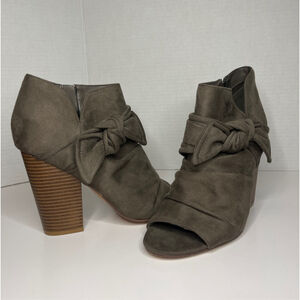 Indigo Women's Tout Suede peep toe Ankle Booties